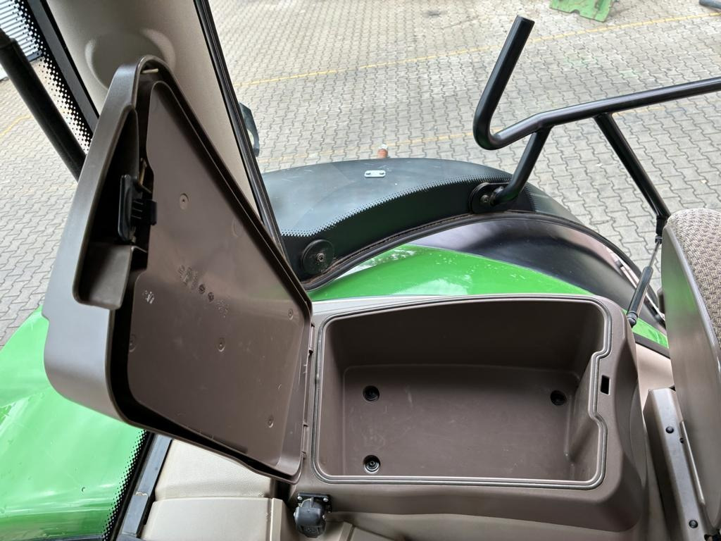 John Deere 6215R - Трактор: фото 3 John Deere 6215R - Трактор: фото 3