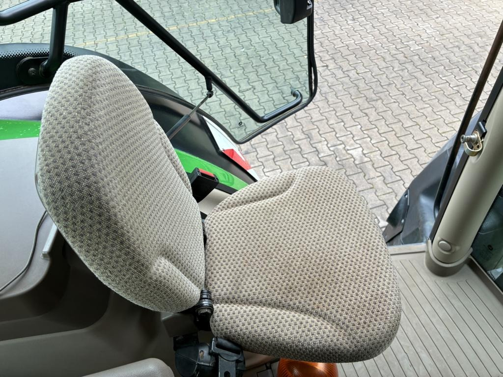 John Deere 6215R - Трактор: фото 2 John Deere 6215R - Трактор: фото 2