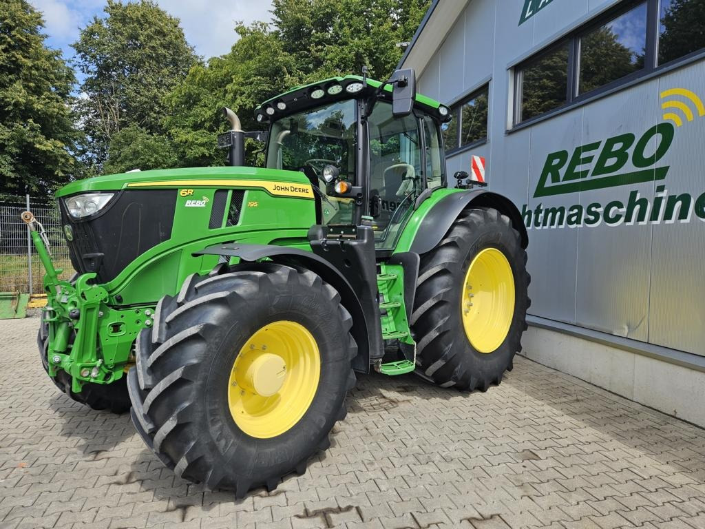 John Deere 6R195 - Трактор: фото 1 John Deere 6R195 - Трактор: фото 1