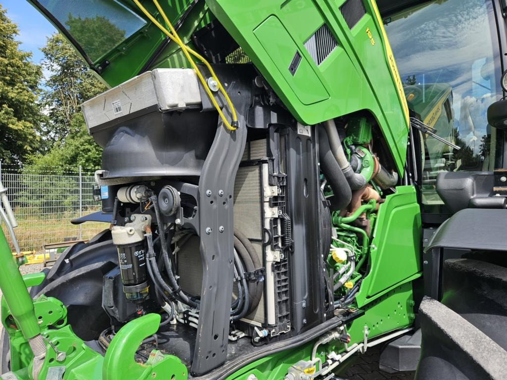 John Deere 6R195 - Трактор: фото 4 John Deere 6R195 - Трактор: фото 4