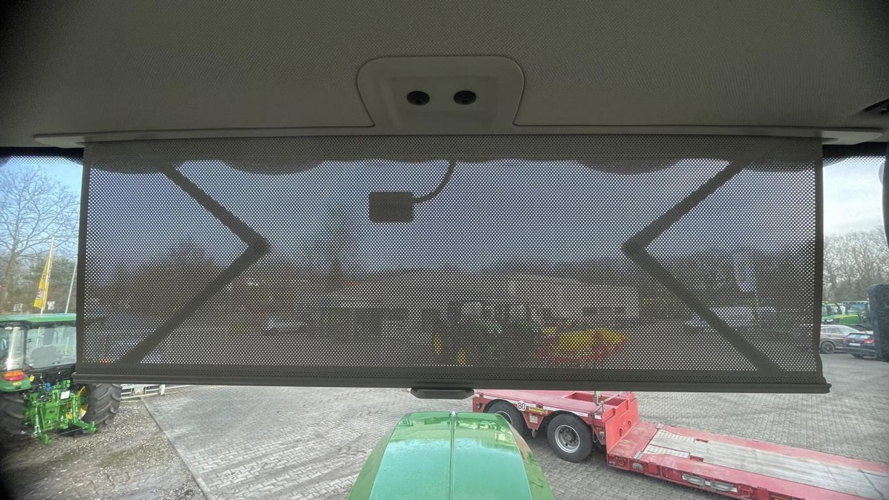 John Deere 6R215 - Трактор: фото 3 John Deere 6R215 - Трактор: фото 3