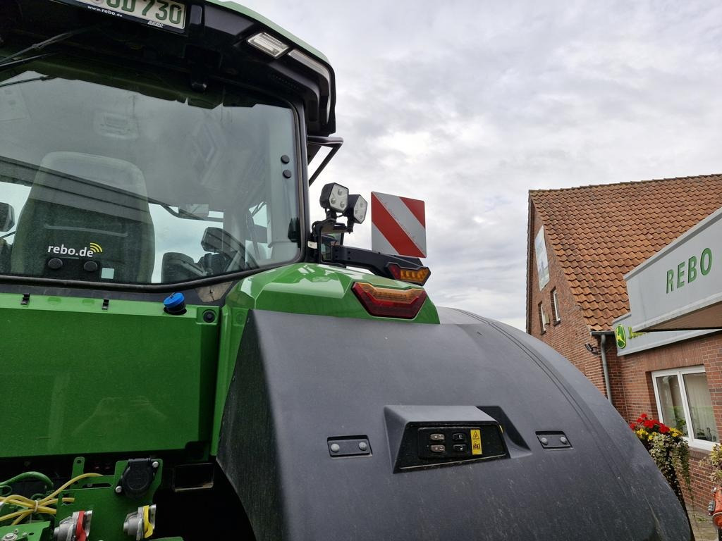 John Deere TRAKTOR 7R330 - Трактор: фото 3 John Deere TRAKTOR 7R330 - Трактор: фото 3