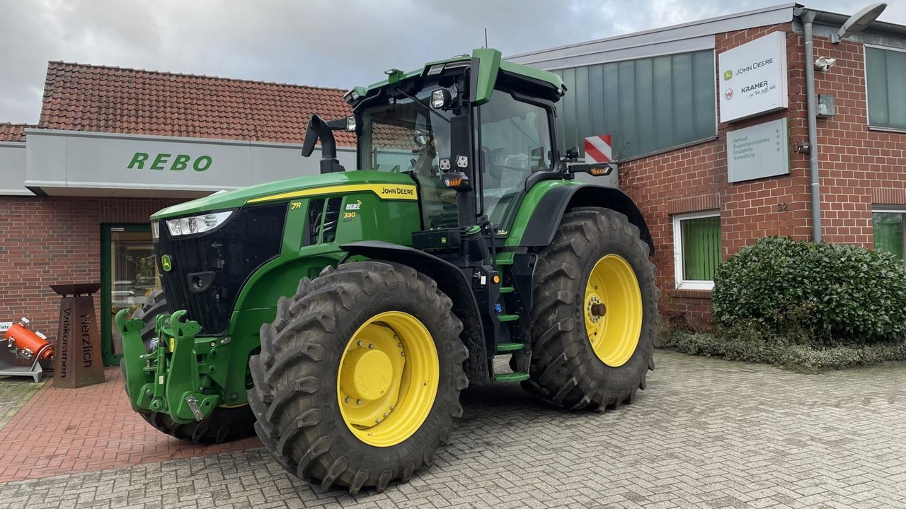 John Deere TRAKTOR 7R330 - Трактор: фото 1 John Deere TRAKTOR 7R330 - Трактор: фото 1