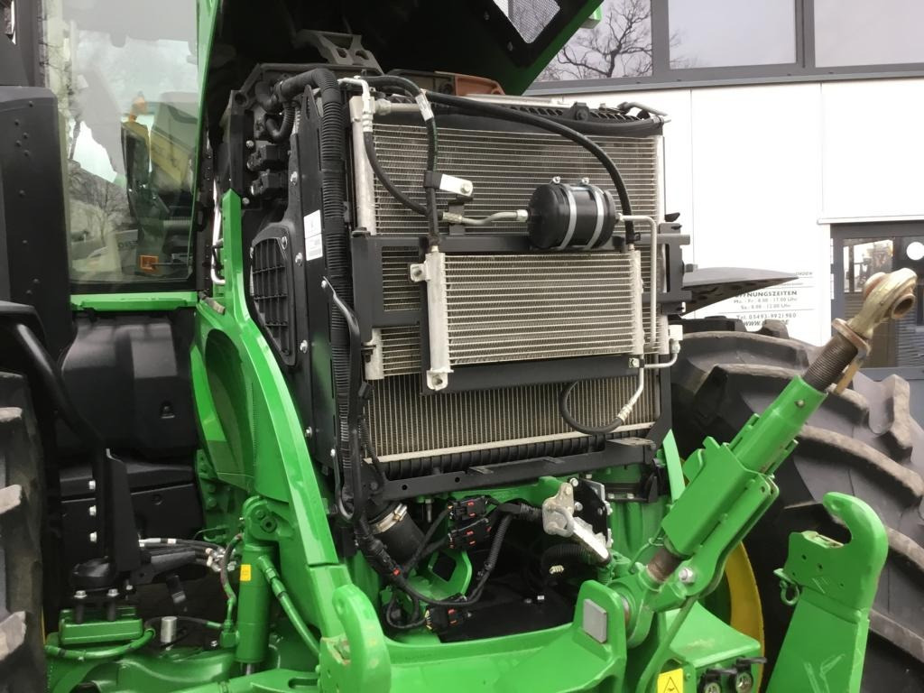 John Deere TRAKTOR 7R330 - Трактор: фото 3 John Deere TRAKTOR 7R330 - Трактор: фото 3