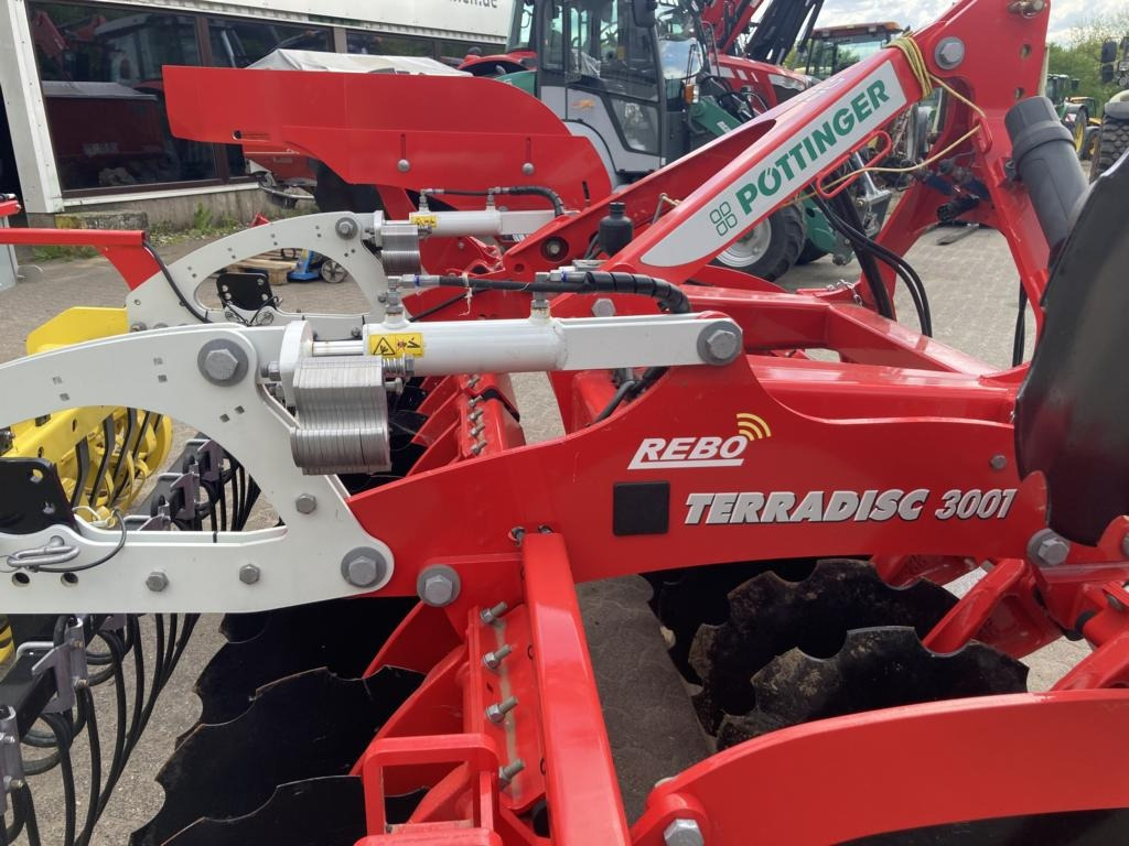 Pöttinger TERRADISC 3001 - Дисковая борона: фото 2 Pöttinger TERRADISC 3001 - Дисковая борона: фото 2
