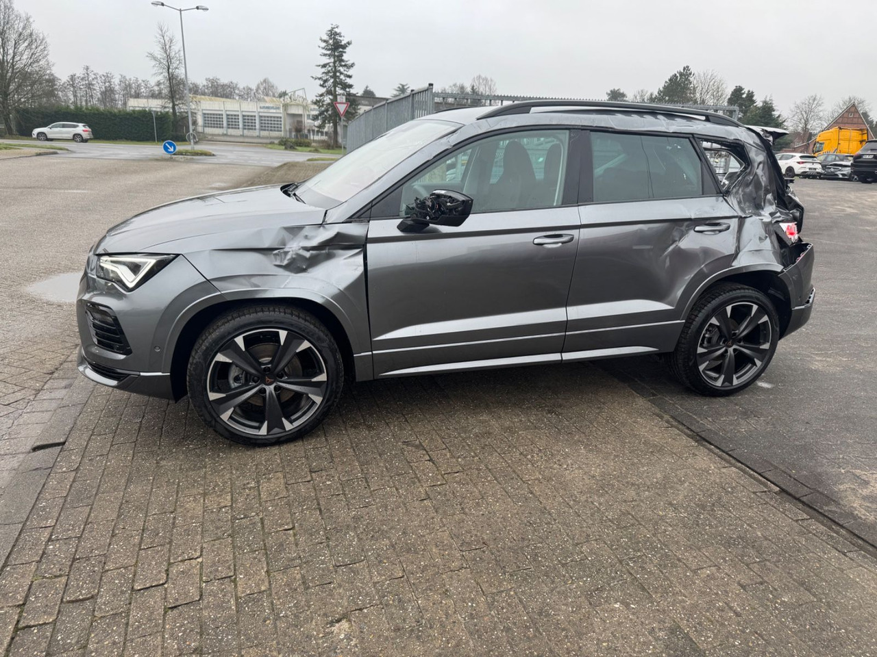 Cupra CUPRA Cupra Ateca 2.0 TSI 140kW 4X4 AUT 2.200KM Cupra CUPRA Cupra Ateca 2.0 TSI 140kW 4X4 AUT 2.200KM - Внедорожник: фото 4 Cupra CUPRA Cupra Ateca 2.0 TSI 140kW 4X4 AUT 2.200KM Cupra CUPRA Cupra Ateca 2.0 TSI 140kW 4X4 AUT 2.200KM - Внедорожник: фото 4