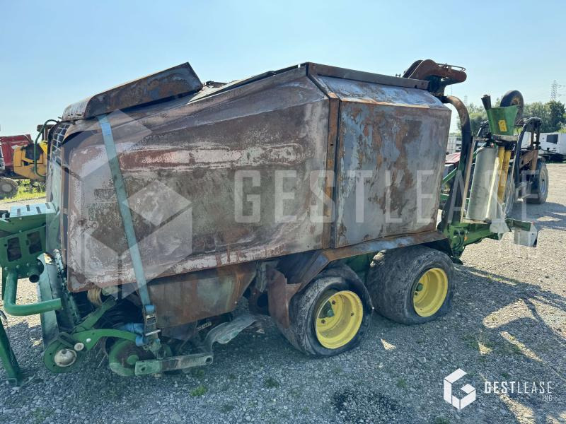 John Deere 744 - Пресс-подборщик рулонный: фото 4 John Deere 744 - Пресс-подборщик рулонный: фото 4