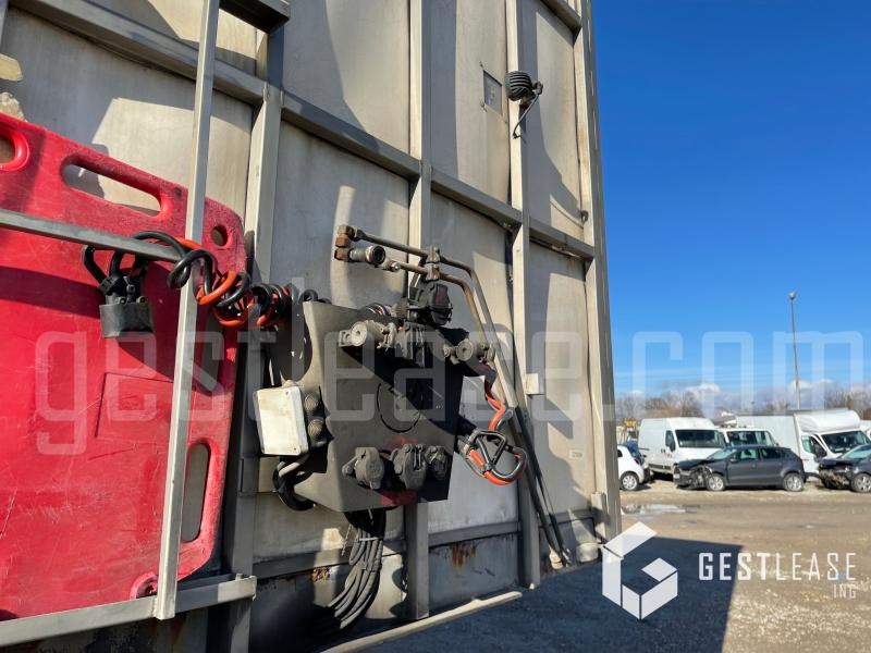 SAMRO ST39WG - Полуприцеп для перевозки животных: фото 5 SAMRO ST39WG - Полуприцеп для перевозки животных: фото 5