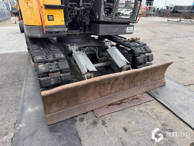 Volvo ECR145 EL - Гусеничный экскаватор: фото 5 Volvo ECR145 EL - Гусеничный экскаватор: фото 5