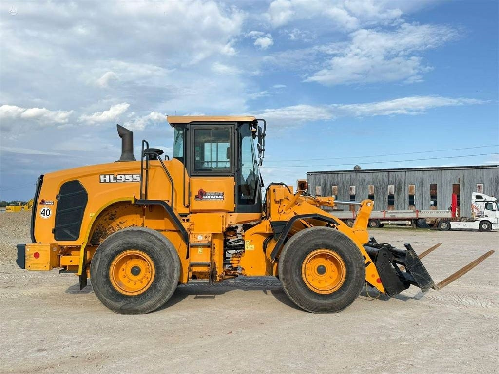 Hyundai HL 955 - Колёсный погрузчик: фото 2 Hyundai HL 955 - Колёсный погрузчик: фото 2