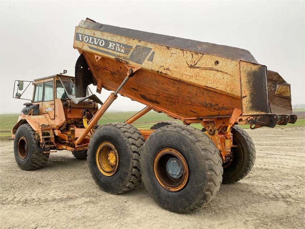 Volvo A25C , Nr.1 - Сочленённый самосвал: фото 4 Volvo A25C , Nr.1 - Сочленённый самосвал: фото 4