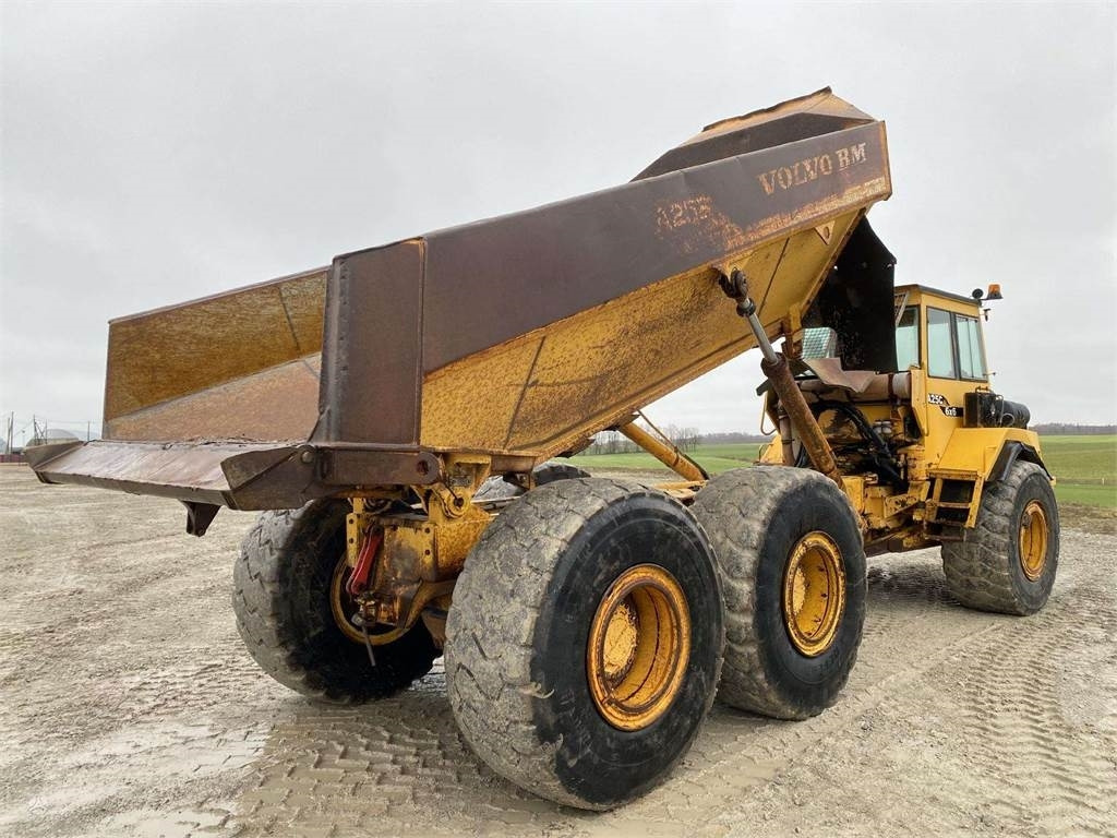 Volvo A25C , Nr.2 - Сочленённый самосвал: фото 3 Volvo A25C , Nr.2 - Сочленённый самосвал: фото 3