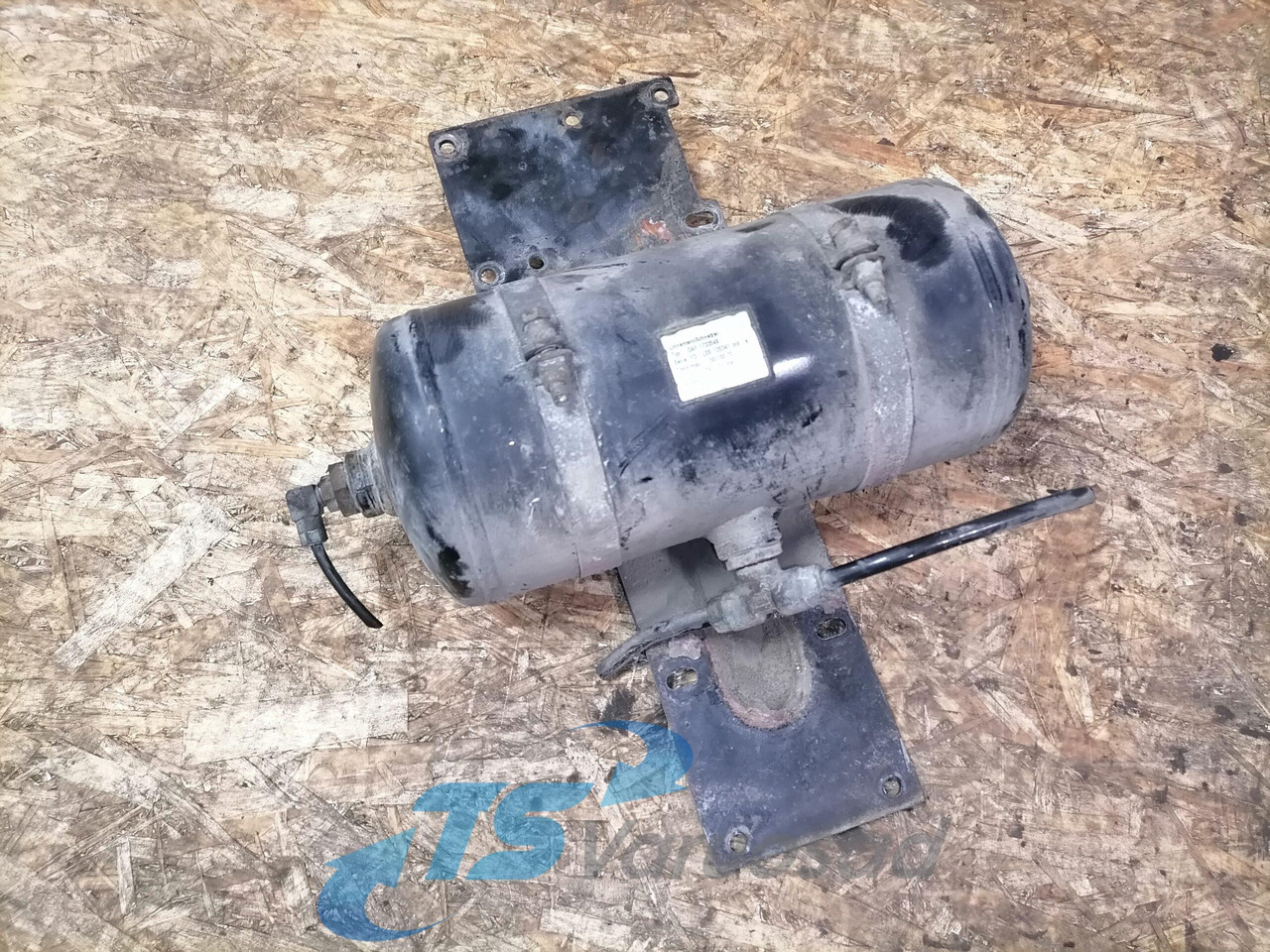 DAF Air tank 1733548 - Универсальная запчасть для Грузовиков: фото 3 DAF Air tank 1733548 - Универсальная запчасть для Грузовиков: фото 3