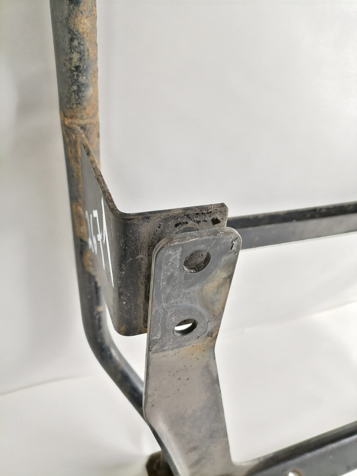 DAF Akukasti alune astmelaud 1689813 - Боковая подножка для Грузовиков: фото 3 DAF Akukasti alune astmelaud 1689813 - Боковая подножка для Грузовиков: фото 3