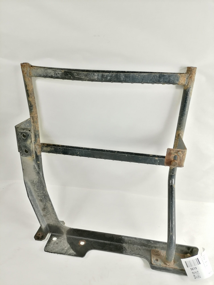 DAF Akukasti alune astmelaud 1689813 - Боковая подножка для Грузовиков: фото 2 DAF Akukasti alune astmelaud 1689813 - Боковая подножка для Грузовиков: фото 2