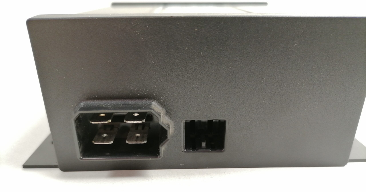 DAF Voltage converter 1726282 - Электрическая система для Грузовиков: фото 2 DAF Voltage converter 1726282 - Электрическая система для Грузовиков: фото 2