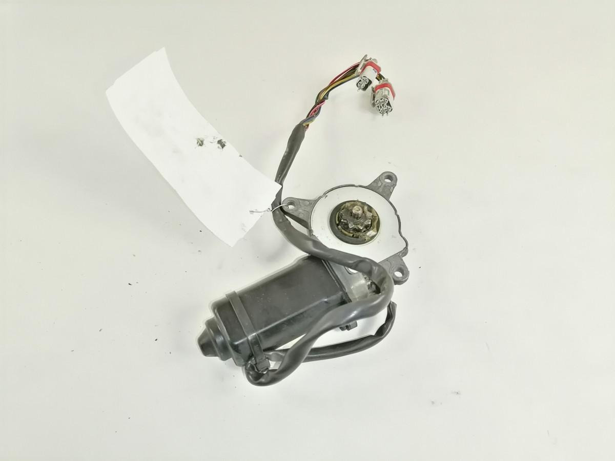 MAN Glass lift 81286016126 - Стекло и запчасти для Грузовиков: фото 2 MAN Glass lift 81286016126 - Стекло и запчасти для Грузовиков: фото 2