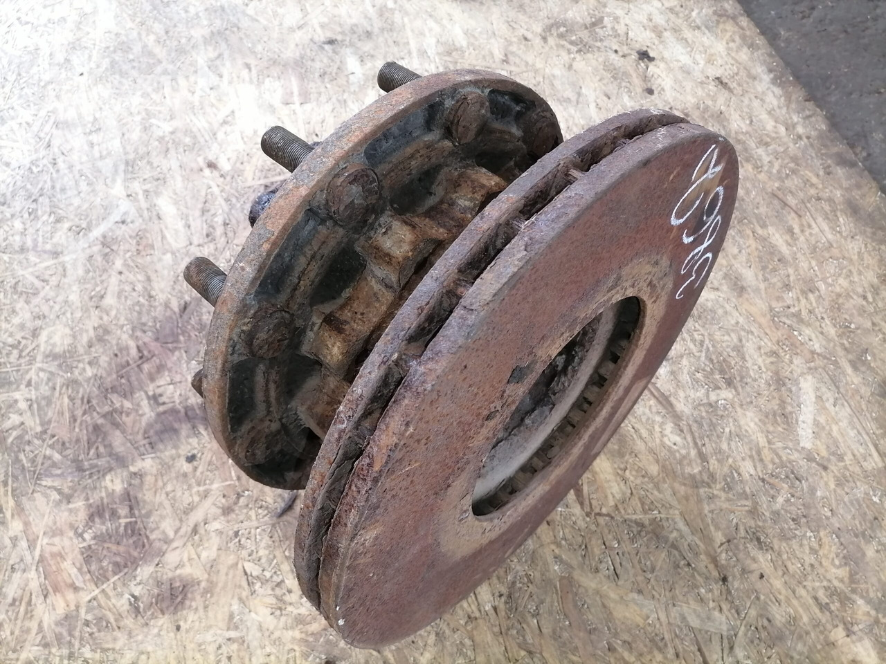 MAN Rear axel hub 81357013155 - Ступица для Грузовиков: фото 4 MAN Rear axel hub 81357013155 - Ступица для Грузовиков: фото 4