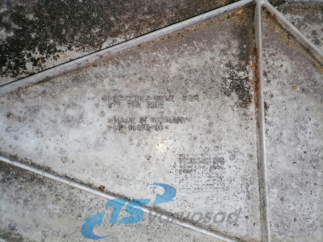 MB Iluvõre 9737500302 - Решётка радиатора для Грузовиков: фото 3 MB Iluvõre 9737500302 - Решётка радиатора для Грузовиков: фото 3