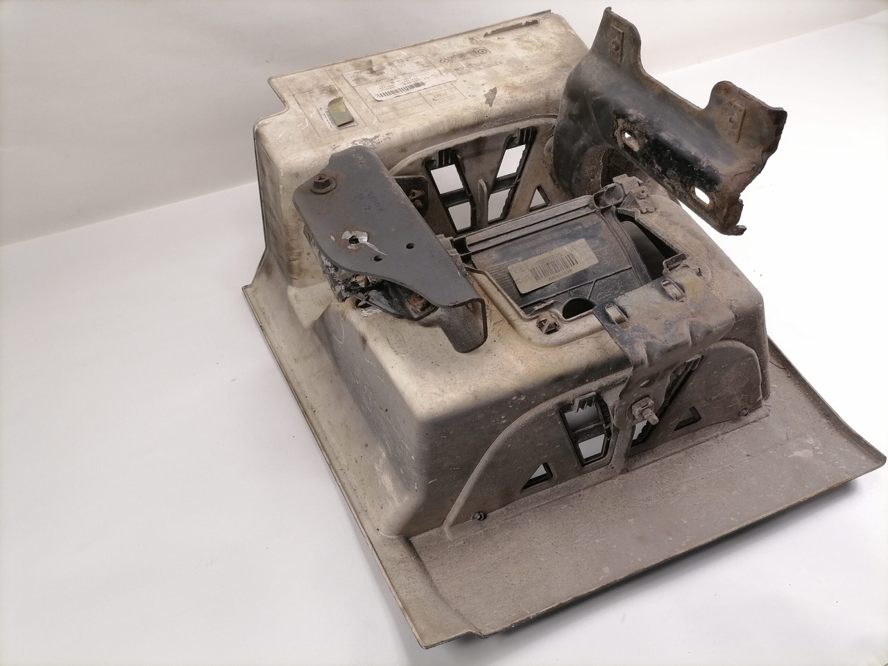 Mercedes-Benz Boarding step unit A9606662103 - Боковая подножка для Грузовиков: фото 4 Mercedes-Benz Boarding step unit A9606662103 - Боковая подножка для Грузовиков: фото 4