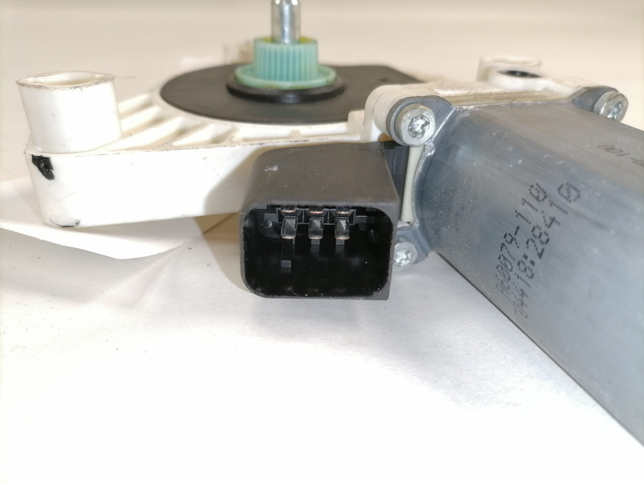 Mercedes-Benz Glass lift 0536010604 - Стекло и запчасти для Грузовиков: фото 4 Mercedes-Benz Glass lift 0536010604 - Стекло и запчасти для Грузовиков: фото 4