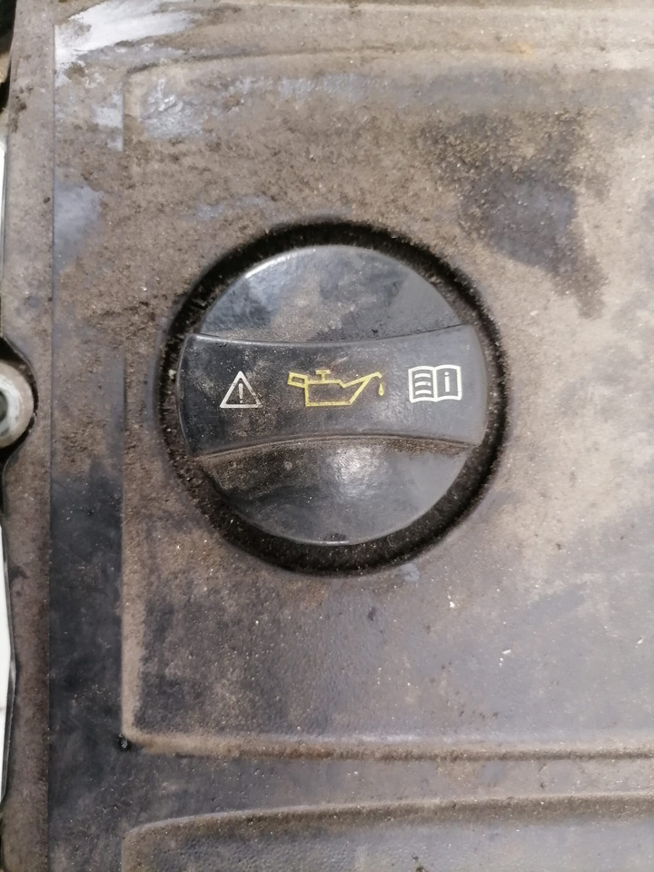 Mercedes-Benz Valve cover A4710101730 - Головка блока для Грузовиков: фото 5 Mercedes-Benz Valve cover A4710101730 - Головка блока для Грузовиков: фото 5