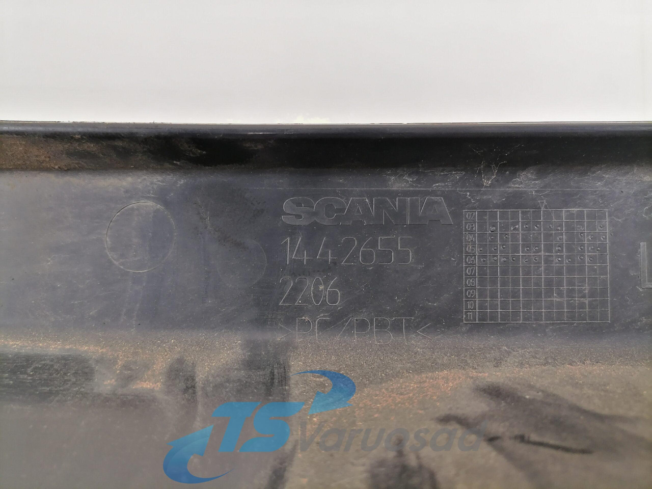 Scania Astmelaua plastik kate, ülemine vasak 1442655 - Боковая подножка для Грузовиков: фото 3 Scania Astmelaua plastik kate, ülemine vasak 1442655 - Боковая подножка для Грузовиков: фото 3
