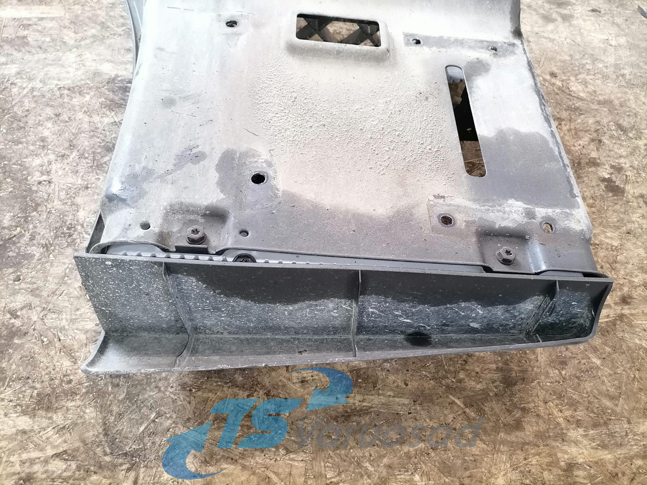 Scania Astmelaua u-plekk, vasak 1498179 - Боковая подножка для Грузовиков: фото 4 Scania Astmelaua u-plekk, vasak 1498179 - Боковая подножка для Грузовиков: фото 4