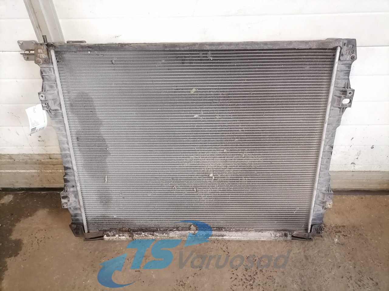 Scania Cooling radiator 1769999 - Радиатор для Грузовиков: фото 2 Scania Cooling radiator 1769999 - Радиатор для Грузовиков: фото 2