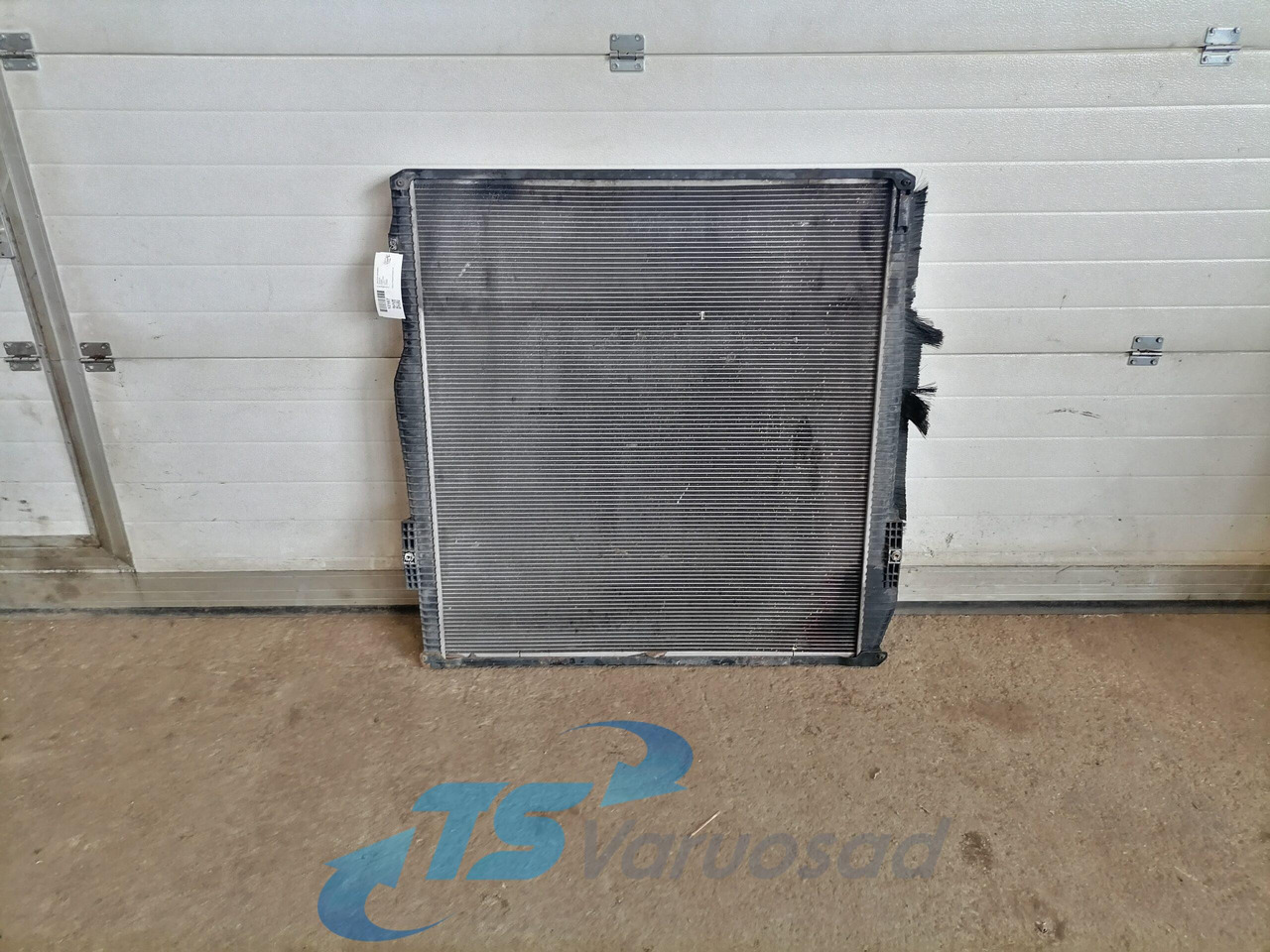 Scania Cooling radiator 1781365 - Радиатор для Грузовиков: фото 1 Scania Cooling radiator 1781365 - Радиатор для Грузовиков: фото 1
