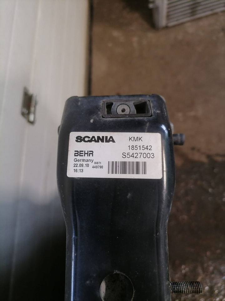 Scania Cooling radiator 1851542 - Радиатор для Грузовиков: фото 2 Scania Cooling radiator 1851542 - Радиатор для Грузовиков: фото 2
