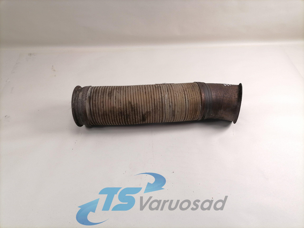 Scania Exhaust pipe 1529474 - Глушитель для Грузовиков: фото 1 Scania Exhaust pipe 1529474 - Глушитель для Грузовиков: фото 1