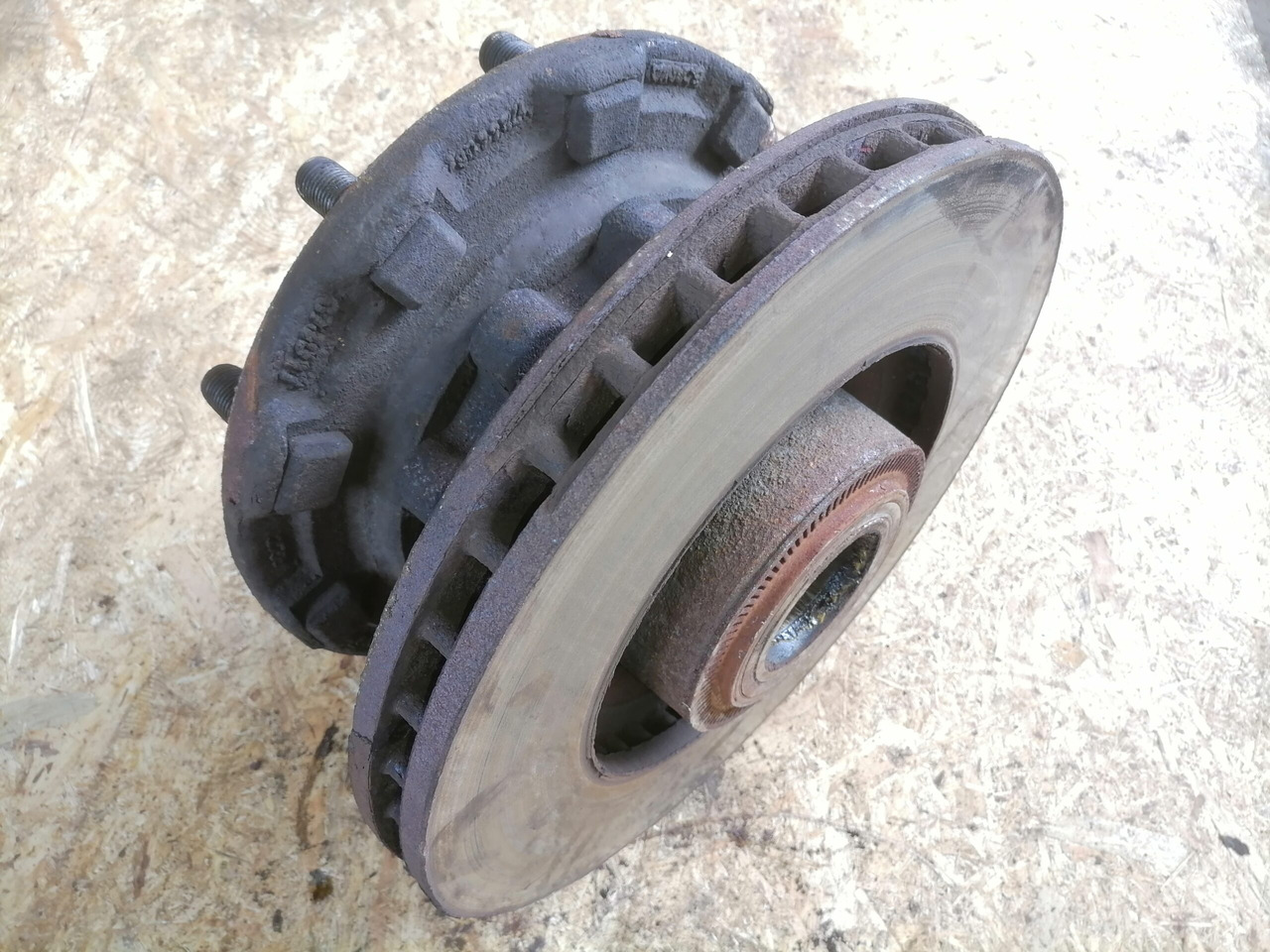 Scania Front hub 1724406 - Ступица для Грузовиков: фото 2 Scania Front hub 1724406 - Ступица для Грузовиков: фото 2