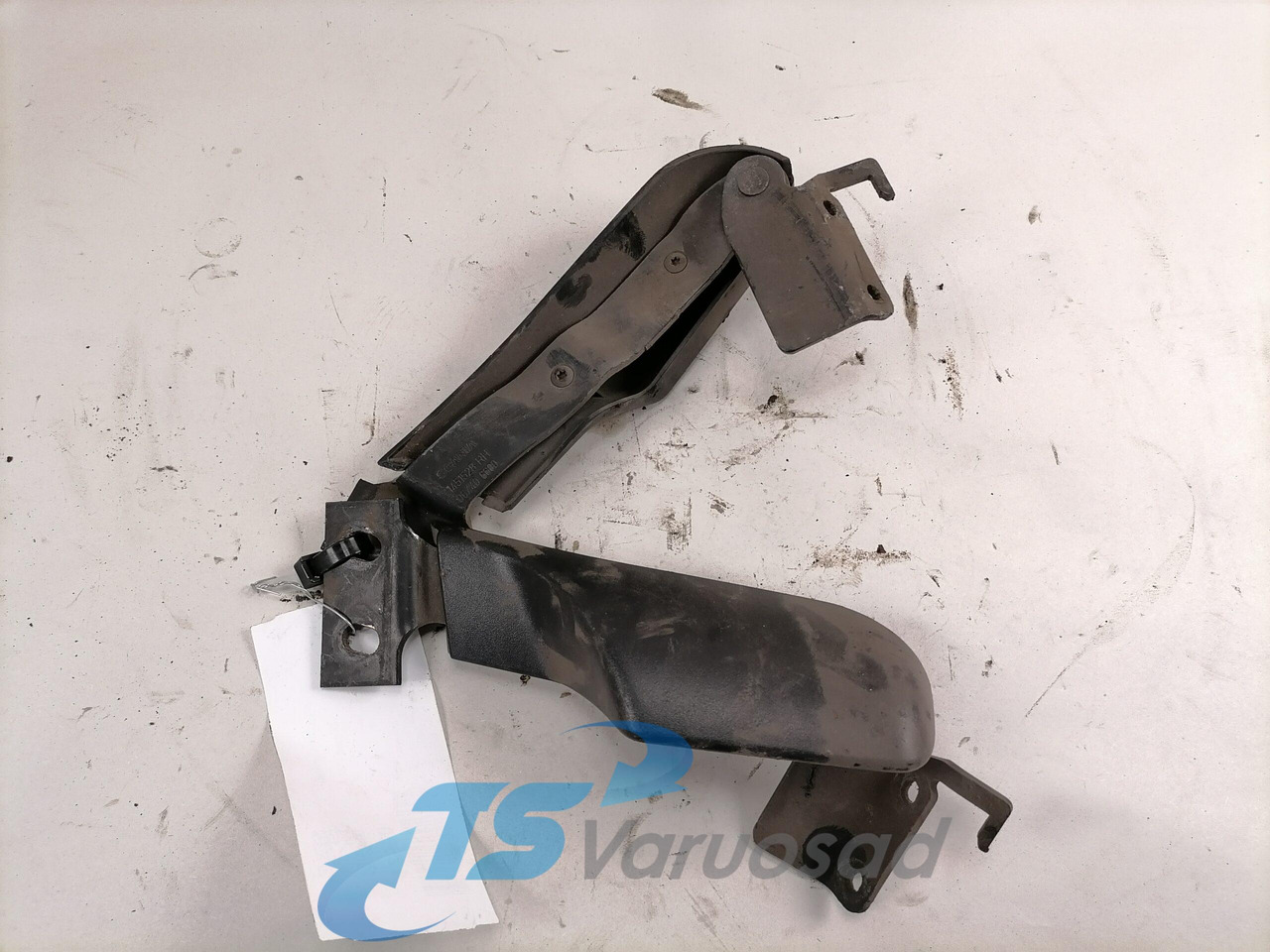 Scania Grille panel hinge 1451527 - Решётка радиатора для Грузовиков: фото 1 Scania Grille panel hinge 1451527 - Решётка радиатора для Грузовиков: фото 1