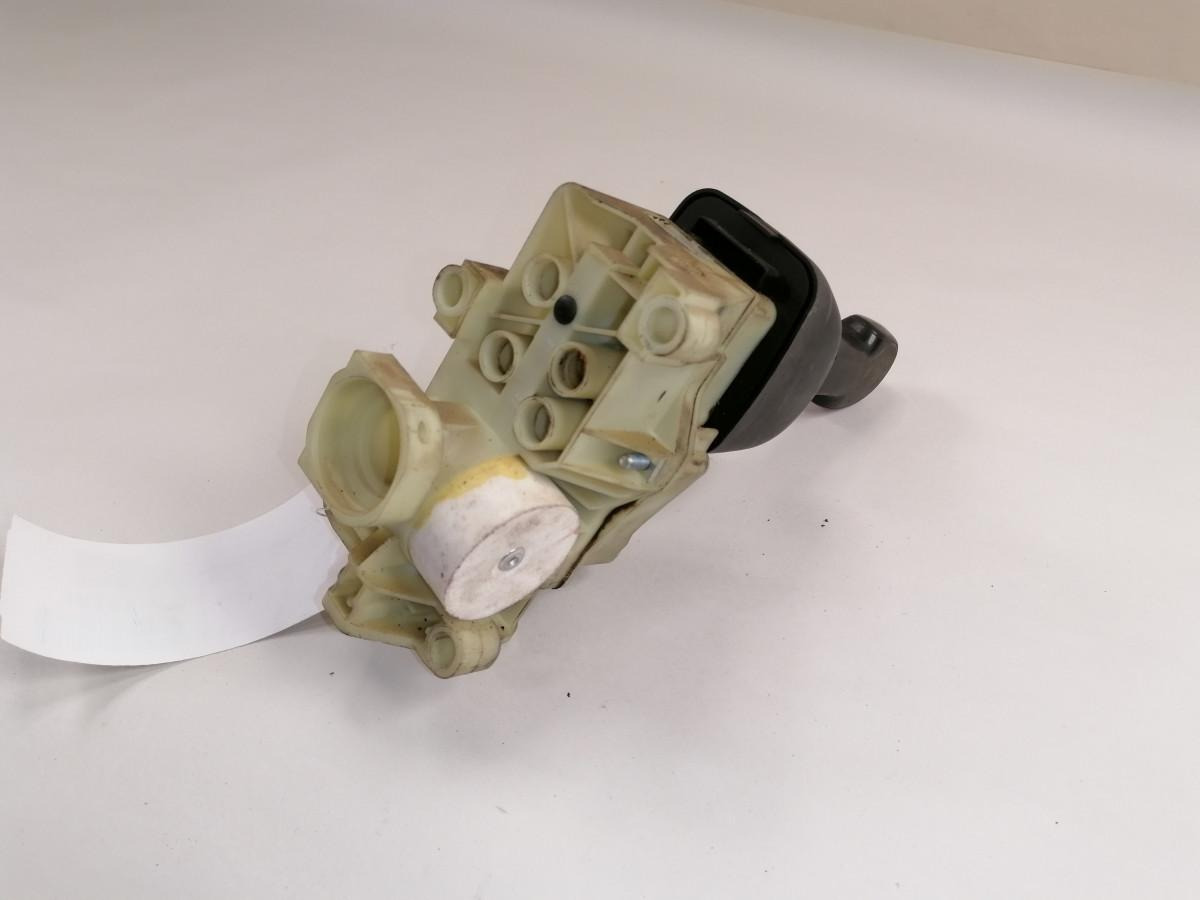 Scania Handbrake control lever 1882111 - Универсальная запчасть для Грузовиков: фото 3 Scania Handbrake control lever 1882111 - Универсальная запчасть для Грузовиков: фото 3