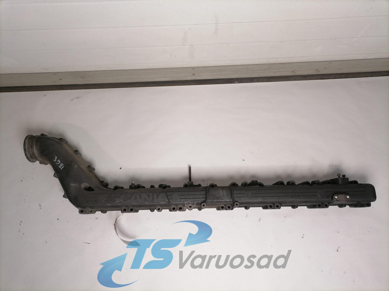 Scania Intake mainfold 1893329 - Впускной коллектор для Грузовиков: фото 1 Scania Intake mainfold 1893329 - Впускной коллектор для Грузовиков: фото 1