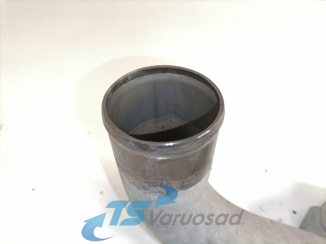 Scania Jahutusvedeliku toru, retarder 1824446 - Система охлаждения для Грузовиков: фото 5 Scania Jahutusvedeliku toru, retarder 1824446 - Система охлаждения для Грузовиков: фото 5