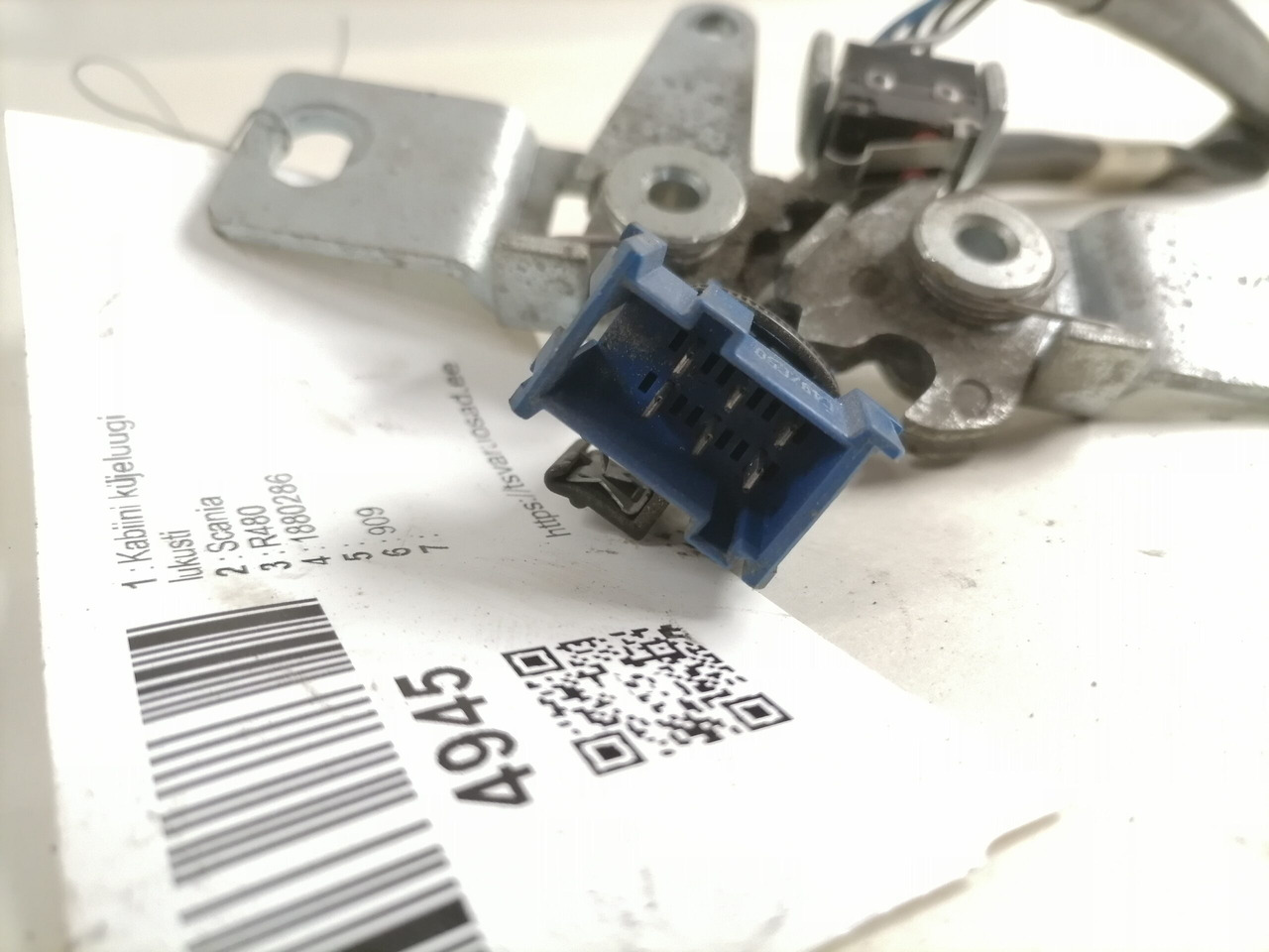 Scania Kabiini küljeluugi lukusti 1880286 - Универсальная запчасть для Грузовиков: фото 2 Scania Kabiini küljeluugi lukusti 1880286 - Универсальная запчасть для Грузовиков: фото 2