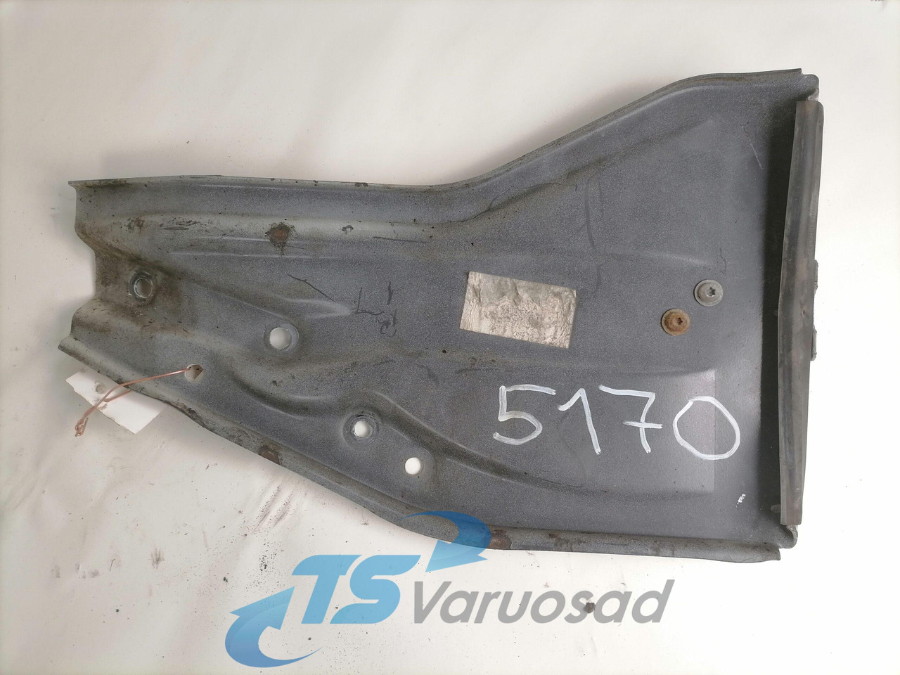 Scania Mudguard bracket 1743493 - Универсальная запчасть для Грузовиков: фото 2 Scania Mudguard bracket 1743493 - Универсальная запчасть для Грузовиков: фото 2