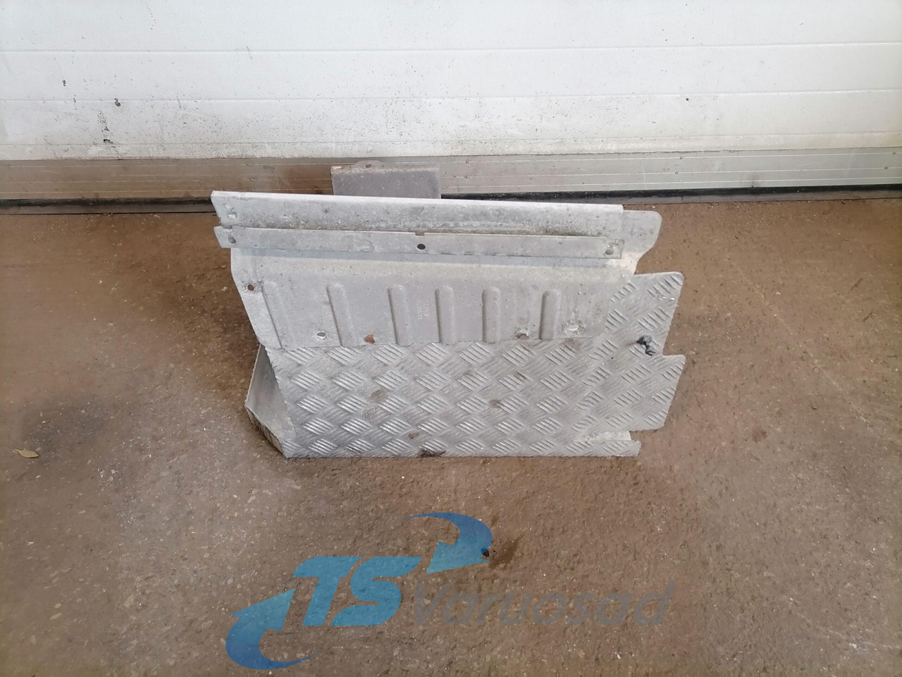 Scania Muffler cover 2191427 - Глушитель для Грузовиков: фото 2 Scania Muffler cover 2191427 - Глушитель для Грузовиков: фото 2