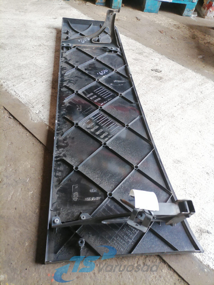 Scania Scania cab wind deflector, right side 1532462 - Аэродинамика/ Спойлеры для Грузовиков: фото 4 Scania Scania cab wind deflector, right side 1532462 - Аэродинамика/ Спойлеры для Грузовиков: фото 4