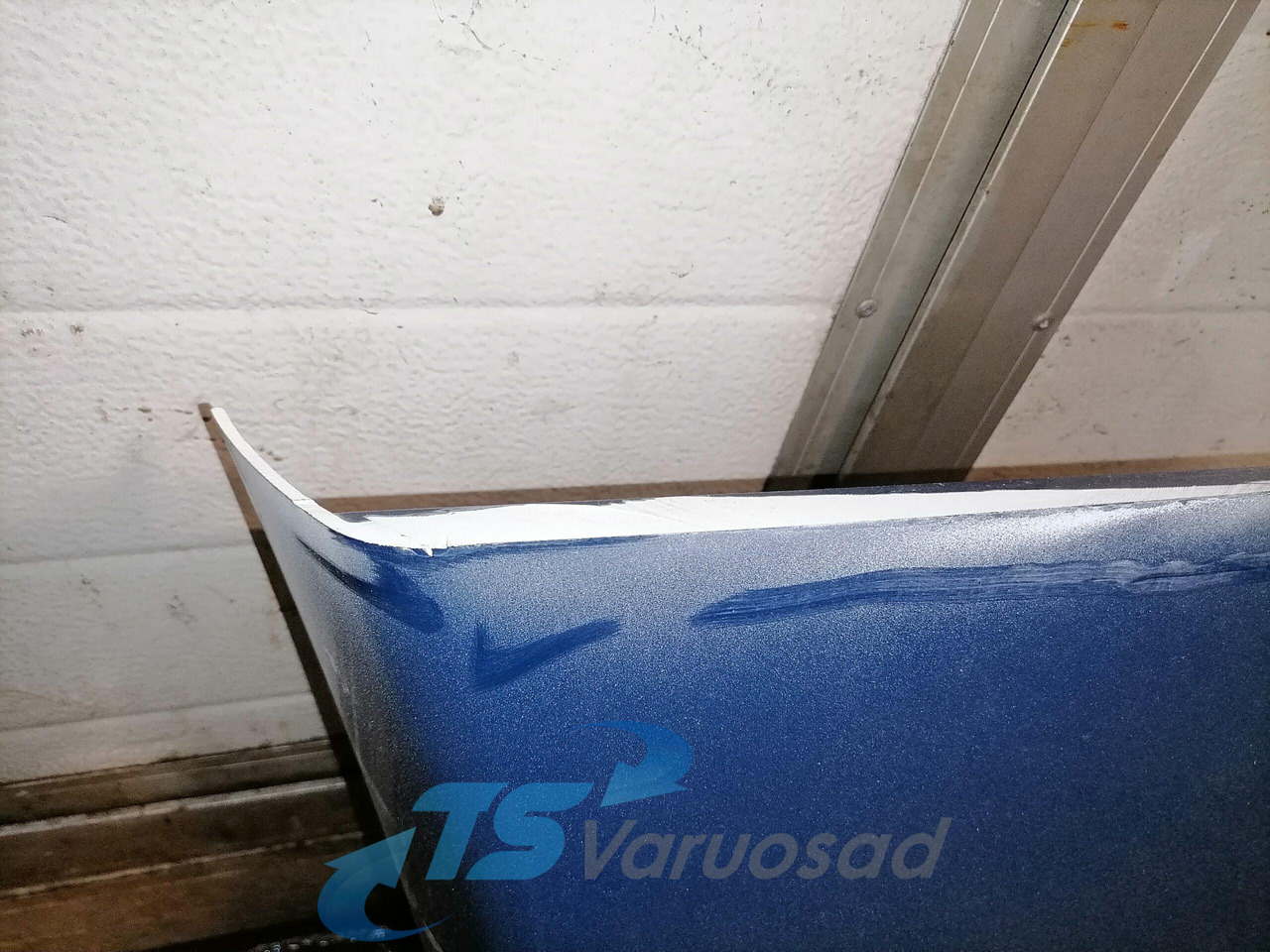 Scania Scania cab wind deflector, roof 1731083 - Аэродинамика/ Спойлеры для Грузовиков: фото 4 Scania Scania cab wind deflector, roof 1731083 - Аэродинамика/ Спойлеры для Грузовиков: фото 4
