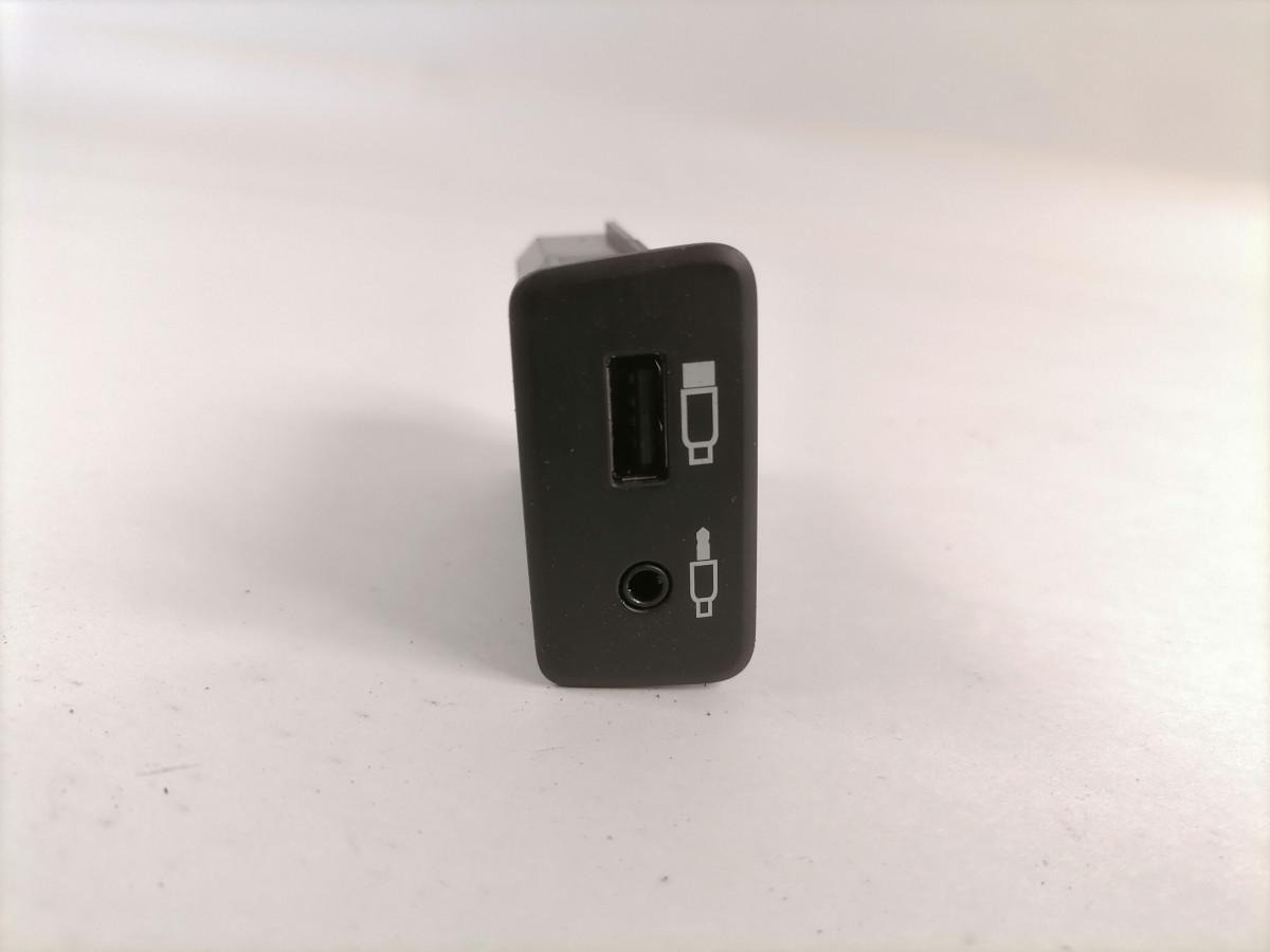 Scania USB/AUX pistikute paneel 2554705 - Электрическая система для Грузовиков: фото 2 Scania USB/AUX pistikute paneel 2554705 - Электрическая система для Грузовиков: фото 2