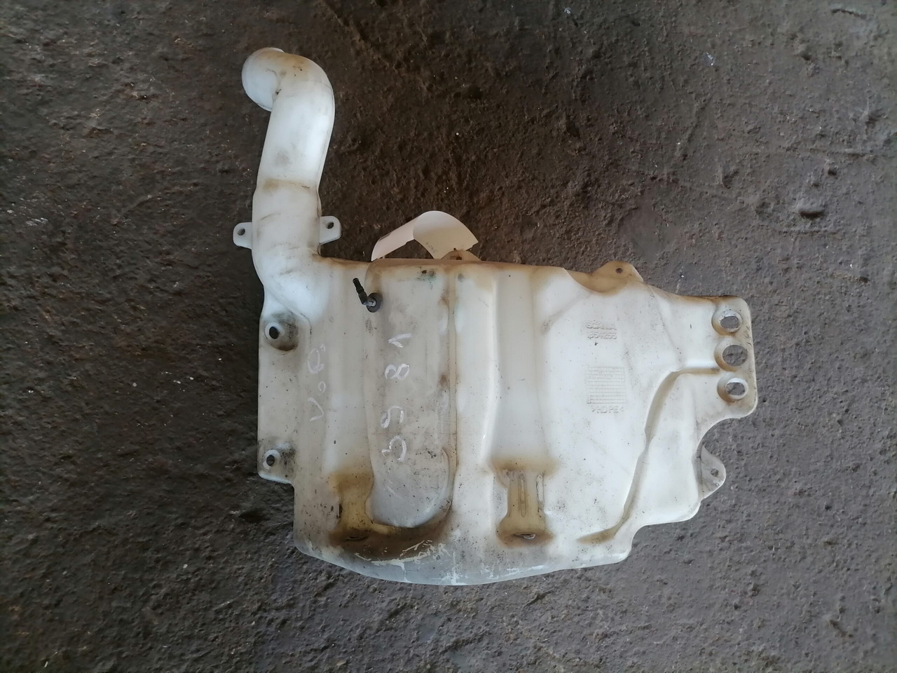 Scania Windscreen washer fluid tank 1854255 - Щетка стеклоочистителя для Грузовиков: фото 2 Scania Windscreen washer fluid tank 1854255 - Щетка стеклоочистителя для Грузовиков: фото 2