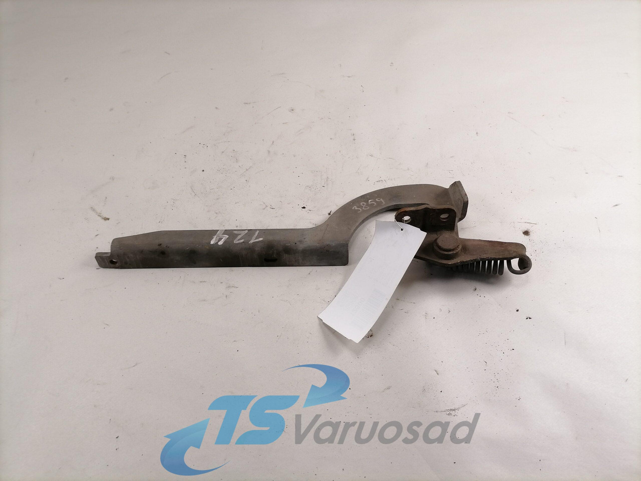 Scania lower grille carrier hinge 1381479 - Решётка радиатора для Грузовиков: фото 2 Scania lower grille carrier hinge 1381479 - Решётка радиатора для Грузовиков: фото 2