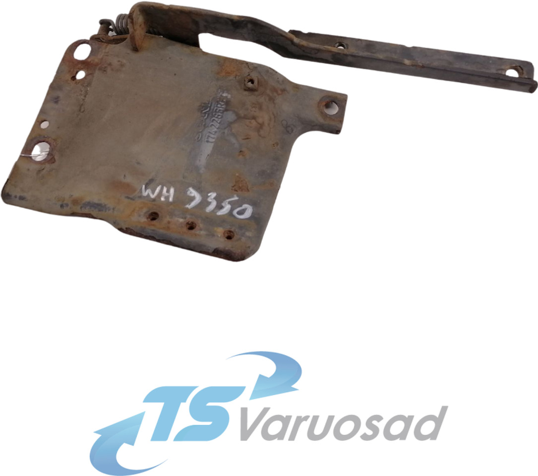 Scania lower grille carrier hinge 1742265 - Решётка радиатора для Грузовиков: фото 1 Scania lower grille carrier hinge 1742265 - Решётка радиатора для Грузовиков: фото 1