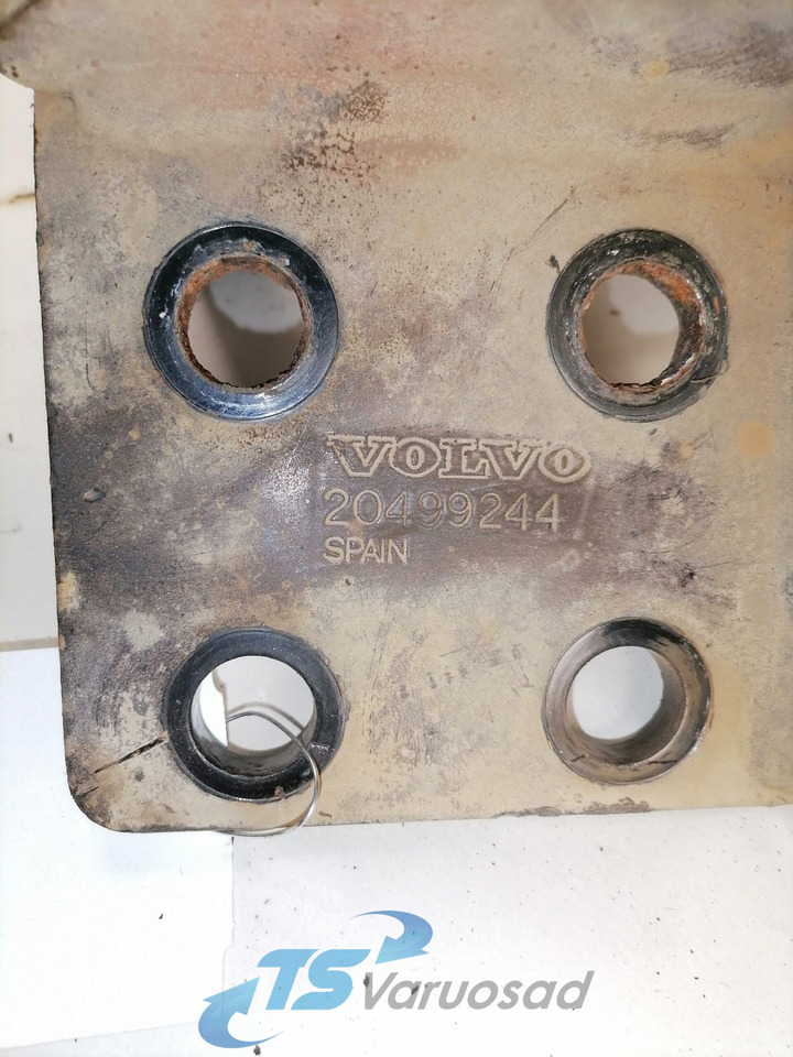 Volvo Bumper bracket 20499244 - Бампер для Грузовиков: фото 3 Volvo Bumper bracket 20499244 - Бампер для Грузовиков: фото 3