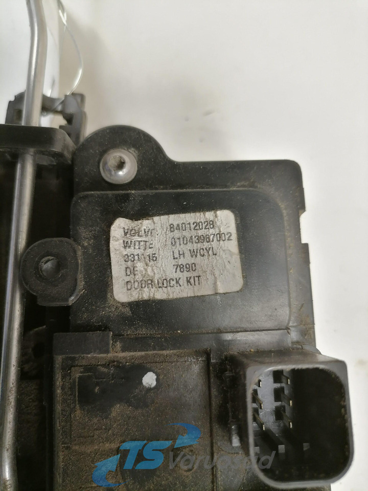 Volvo Door lock 84012028 - Дверь и запчасти для Грузовиков: фото 2 Volvo Door lock 84012028 - Дверь и запчасти для Грузовиков: фото 2