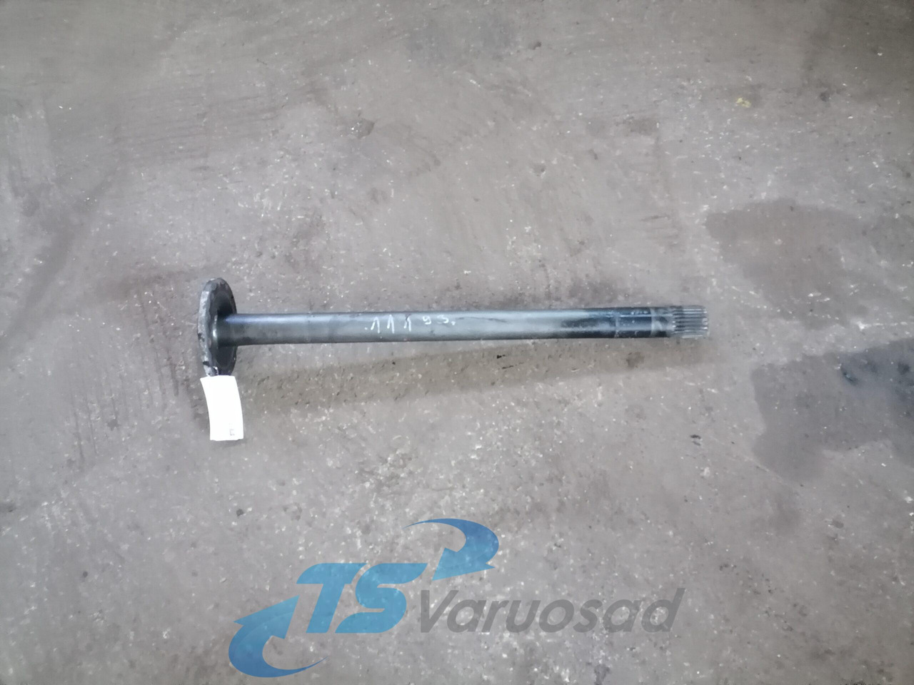 Volvo Drive shaft 1524627 - Приводный вал для Грузовиков: фото 1 Volvo Drive shaft 1524627 - Приводный вал для Грузовиков: фото 1