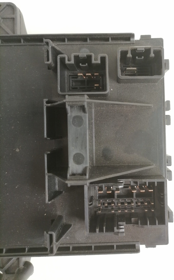 Volvo Fuse box 21939408 - Предохранитель для Грузовиков: фото 4 Volvo Fuse box 21939408 - Предохранитель для Грузовиков: фото 4